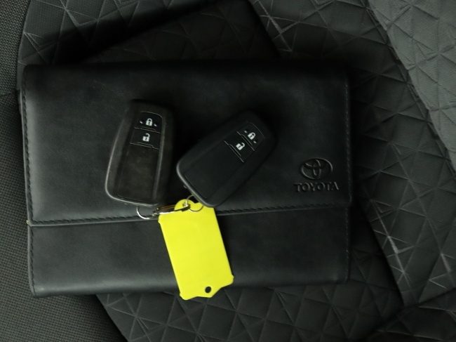 Toyota C-HR - 2.0 Hybrid Dynamic