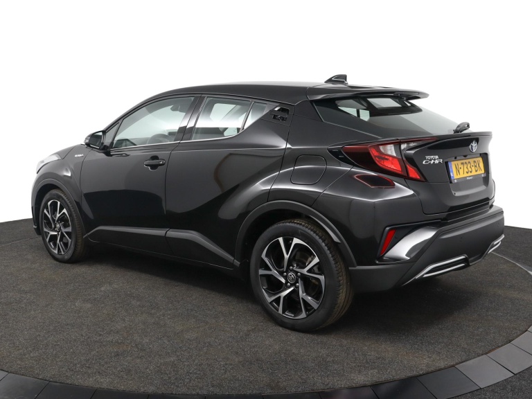 Toyota C-HR - 2.0 Hybrid Dynamic 12