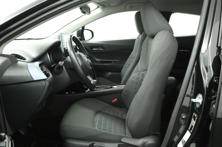 Toyota C-HR - 2.0 Hybrid Dynamic 17