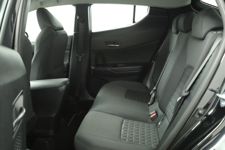 Toyota C-HR - 2.0 Hybrid Dynamic 18