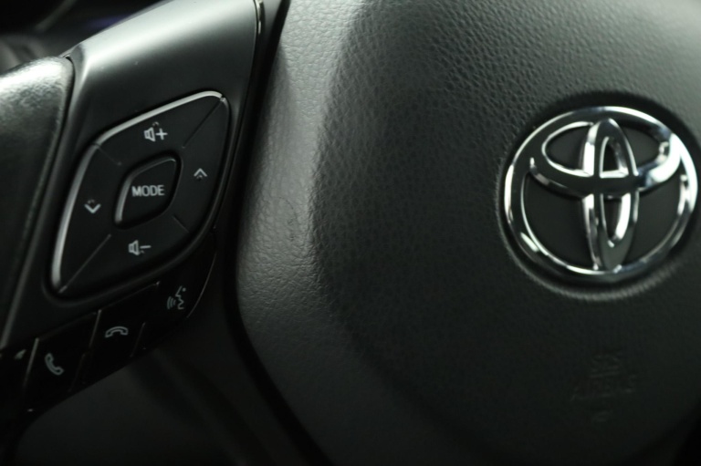Toyota C-HR - 2.0 Hybrid Dynamic 19