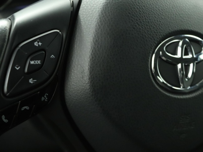 Toyota C-HR - 2.0 Hybrid Dynamic