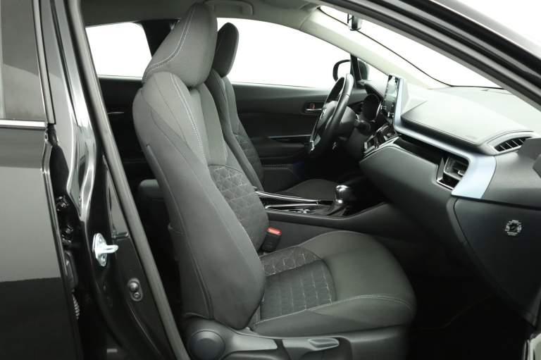 Toyota C-HR - 2.0 Hybrid Dynamic 22