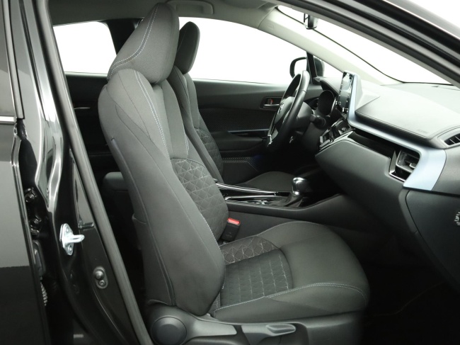 Toyota C-HR - 2.0 Hybrid Dynamic