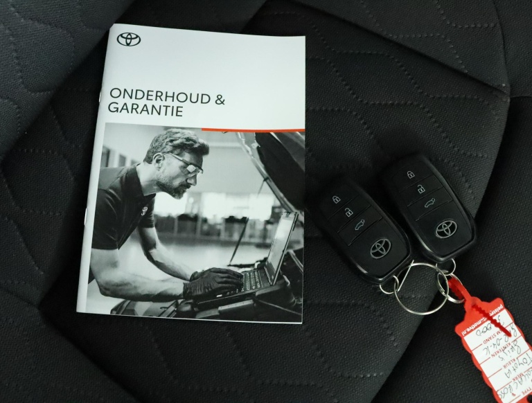 Toyota Corolla Cross - Hybrid 140 Style 11