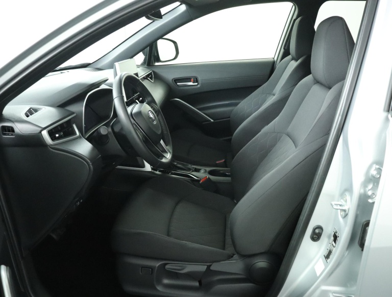 Toyota Corolla Cross - Hybrid 140 Style 17