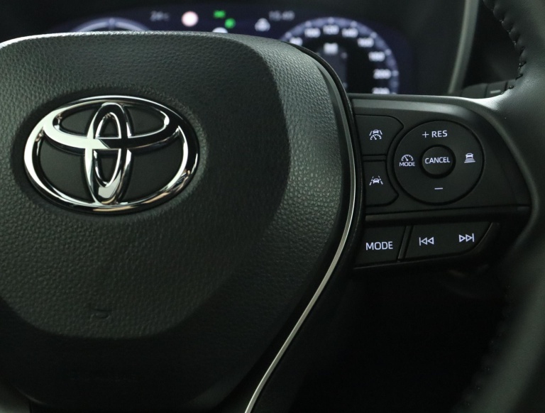 Toyota Corolla Cross - Hybrid 140 Style 21