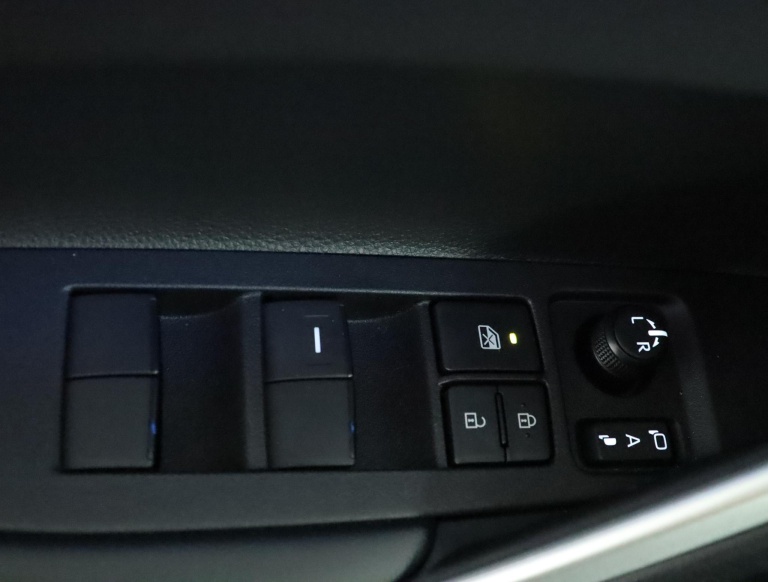 Toyota Corolla Cross - Hybrid 140 Style 29