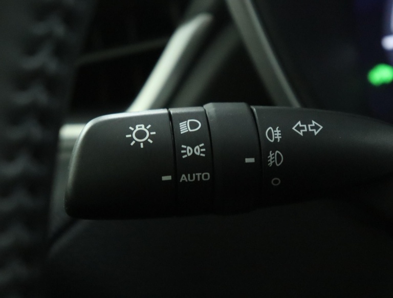 Toyota Corolla Cross - Hybrid 140 Style 32