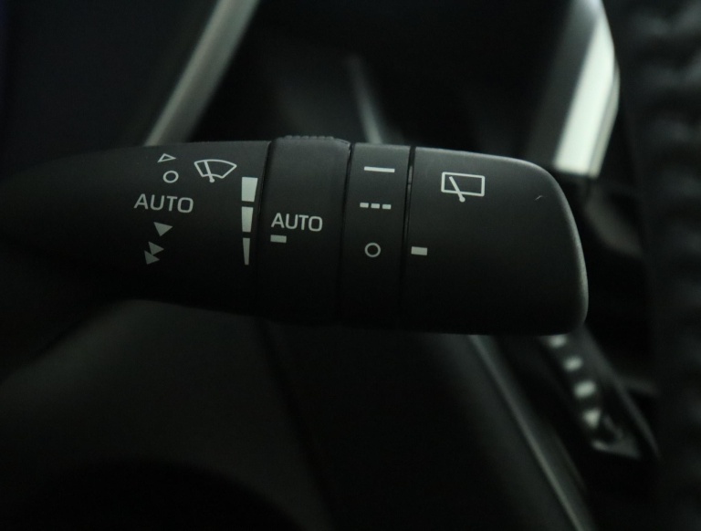 Toyota Corolla Cross - Hybrid 140 Style 33