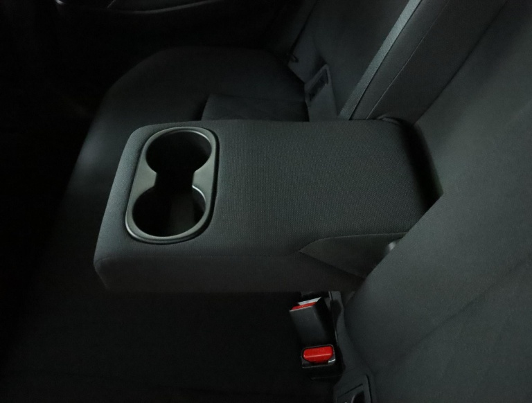 Toyota Corolla Cross - Hybrid 140 Style 42