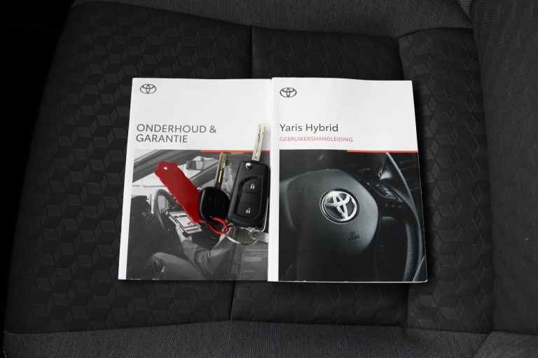 Toyota Yaris - 1.5 Hybrid 11