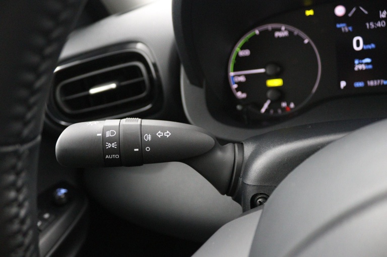 Toyota Yaris - 1.5 Hybrid 30