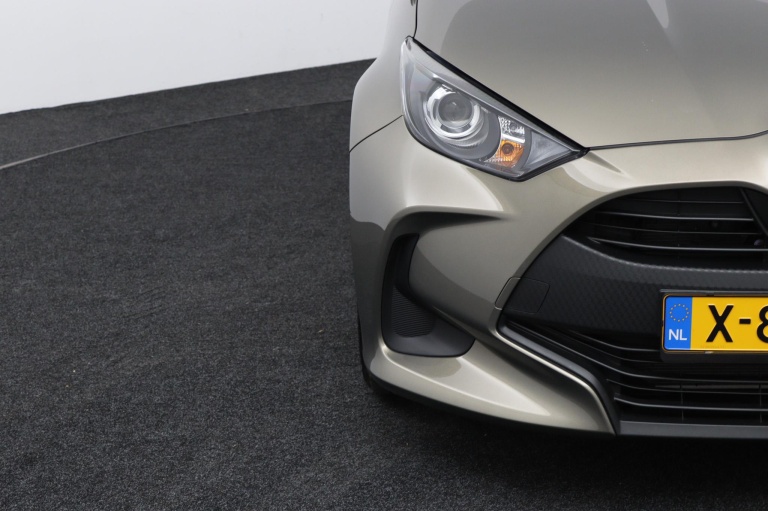 Toyota Yaris - 1.5 Hybrid 35