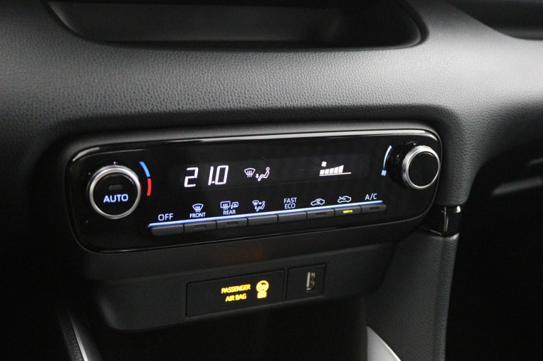 Toyota Yaris - 1.5 Hybrid 7