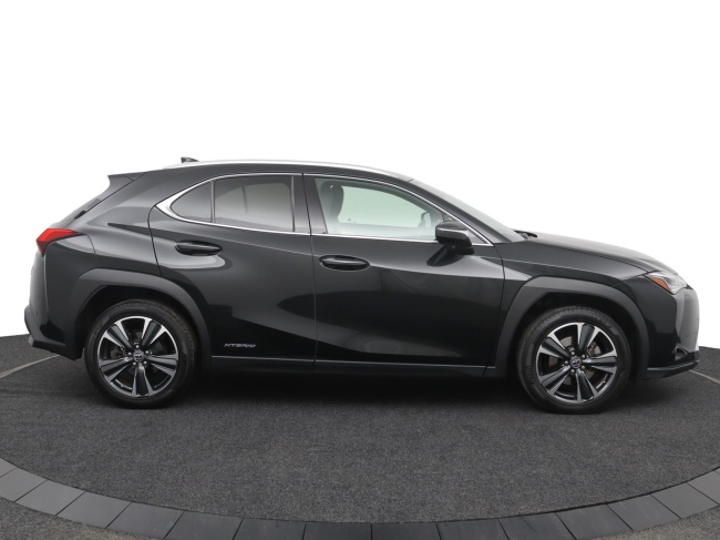 Lexus UX - 250h Preference Line