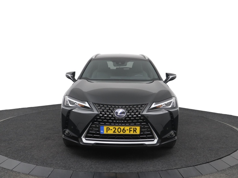 Lexus UX - 250h Preference Line 16