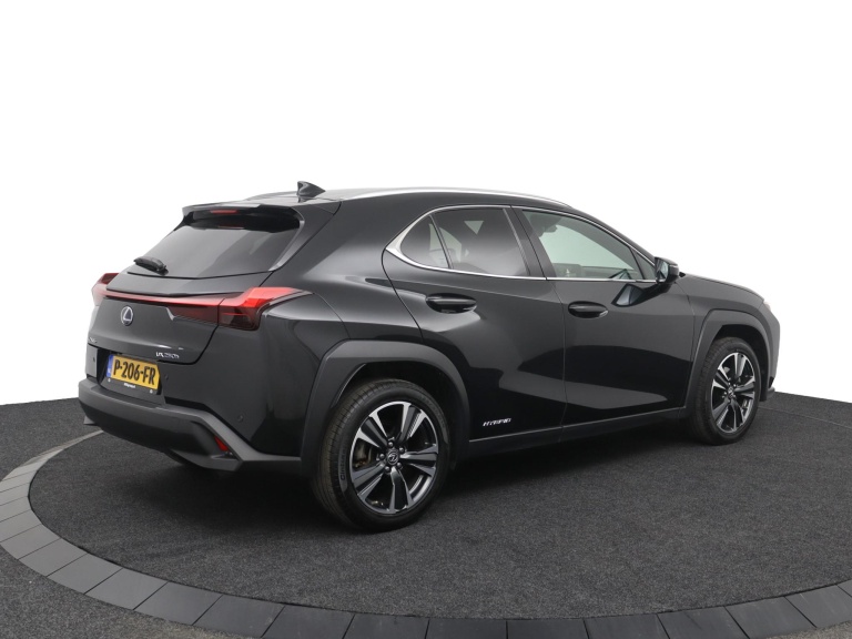 Lexus UX - 250h Preference Line 2
