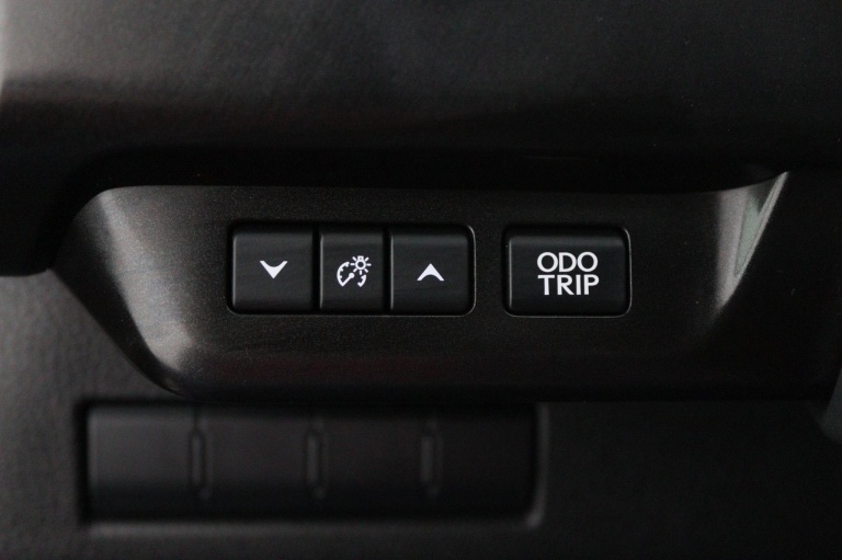 Lexus UX - 250h Preference Line 28