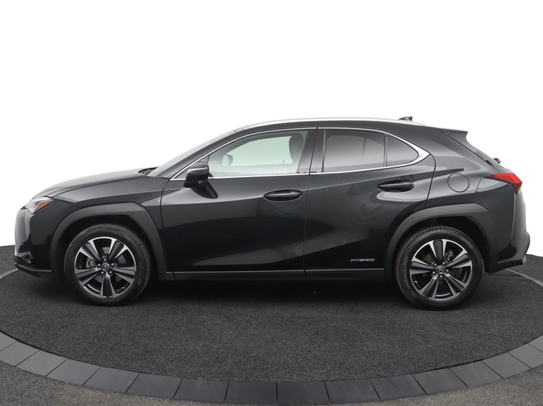Lexus UX - 250h Preference Line 3