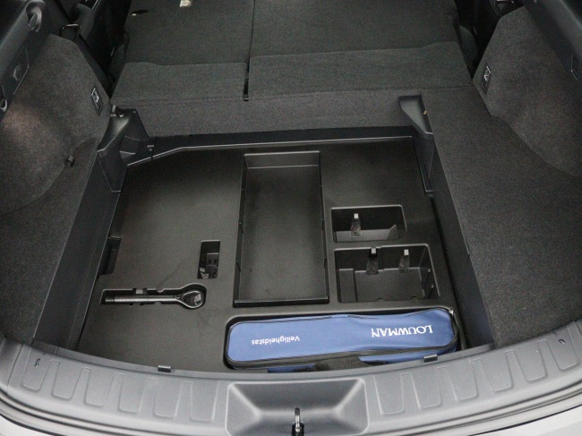 Lexus UX - 250h Preference Line