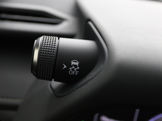 Lexus UX - 250h Preference Line