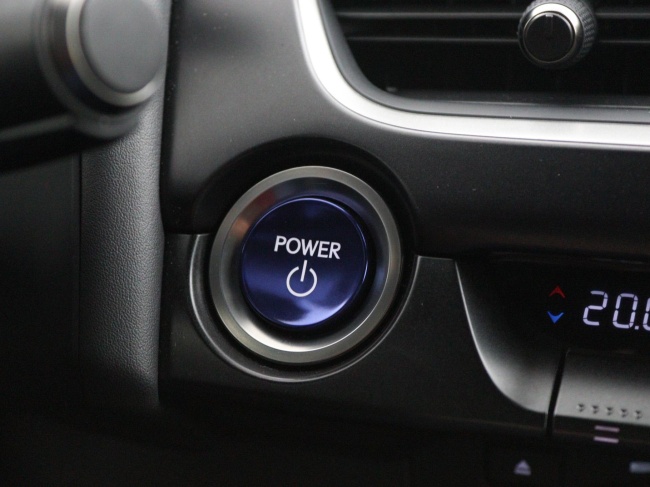 Lexus UX - 250h Preference Line