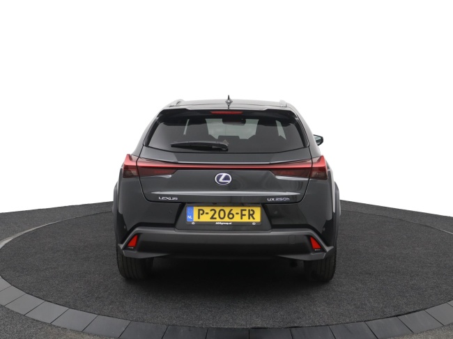 Lexus UX - 250h Preference Line