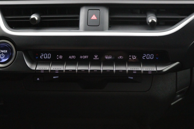 Lexus UX - 250h Preference Line 7