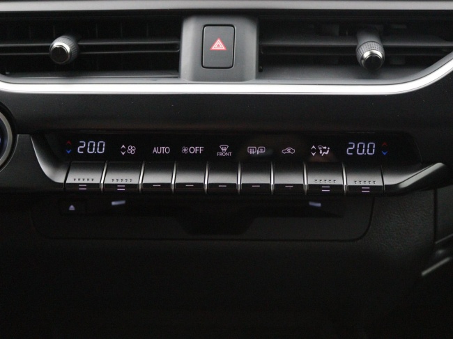 Lexus UX - 250h Preference Line