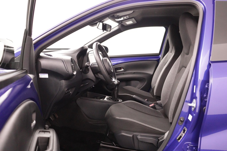 Toyota Aygo X - 1.0 VVT-i MT Play 16