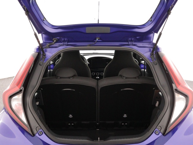 Toyota Aygo X - 1.0 VVT-i MT Play