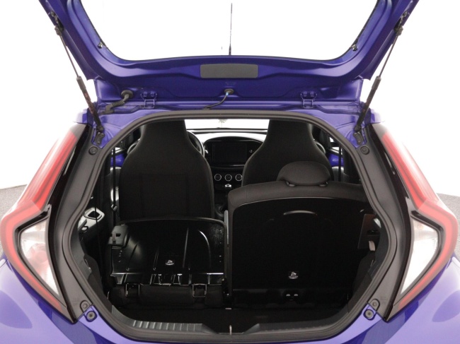 Toyota Aygo X - 1.0 VVT-i MT Play