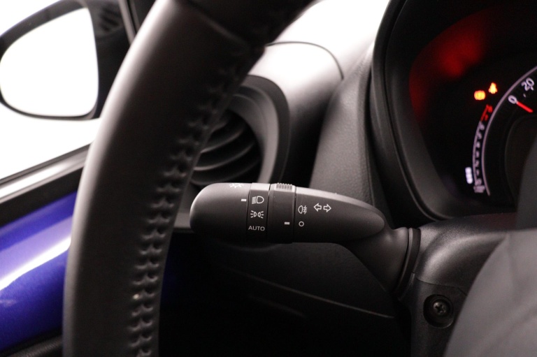 Toyota Aygo X - 1.0 VVT-i MT Play 28