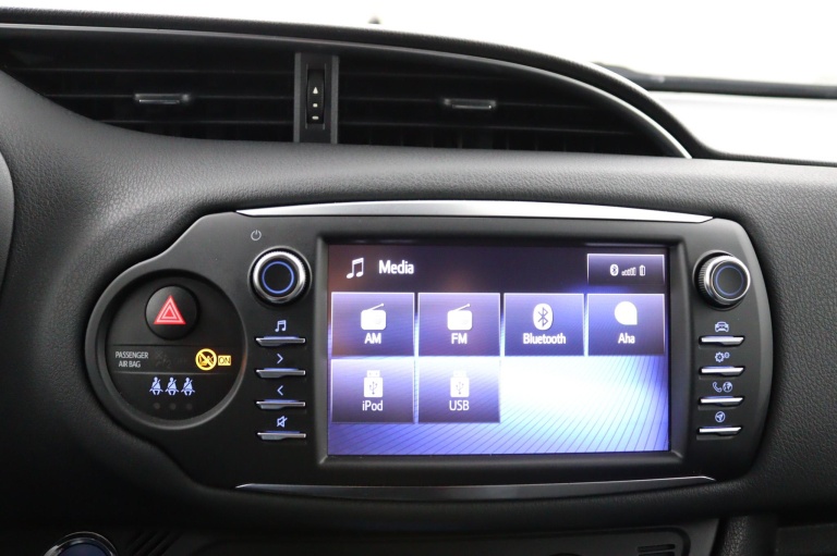 Toyota Yaris - 1.5 Hybrid Executive 16