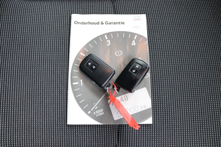 Toyota Yaris - 1.5 Hybrid Executive 27