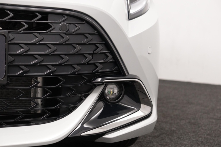 Toyota Corolla - Hybrid 140 Dynamic 12