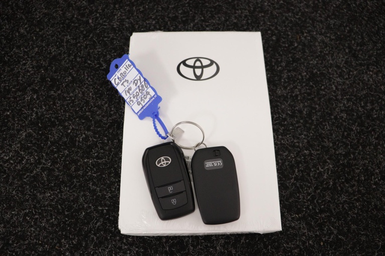 Toyota Corolla - Hybrid 140 Dynamic 15