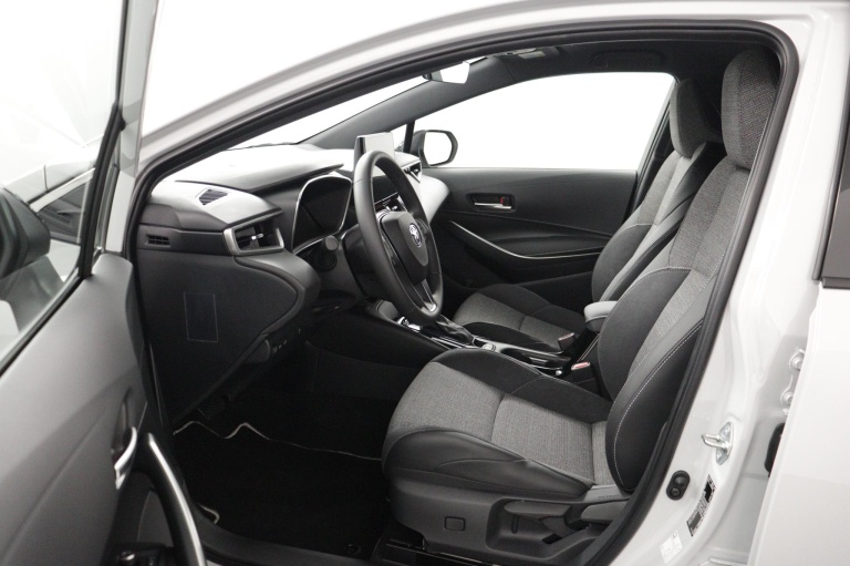 Toyota Corolla - Hybrid 140 Dynamic 16