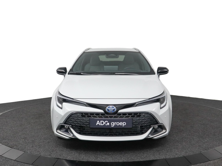 Toyota Corolla - Hybrid 140 Dynamic 2