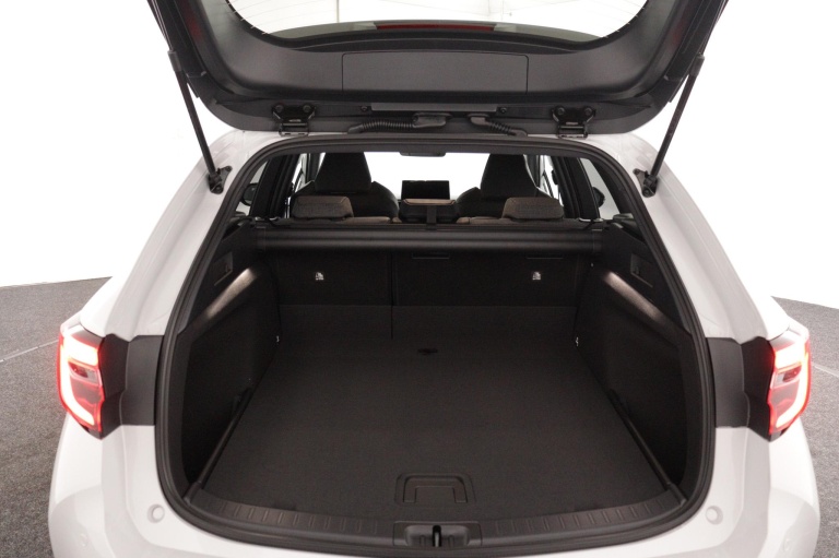 Toyota Corolla - Hybrid 140 Dynamic 24