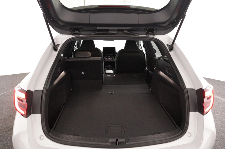 Toyota Corolla - Hybrid 140 Dynamic 26