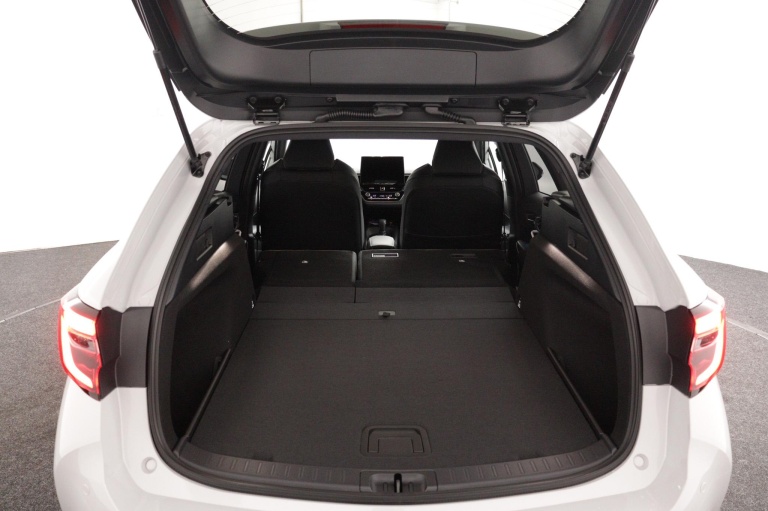 Toyota Corolla - Hybrid 140 Dynamic 27