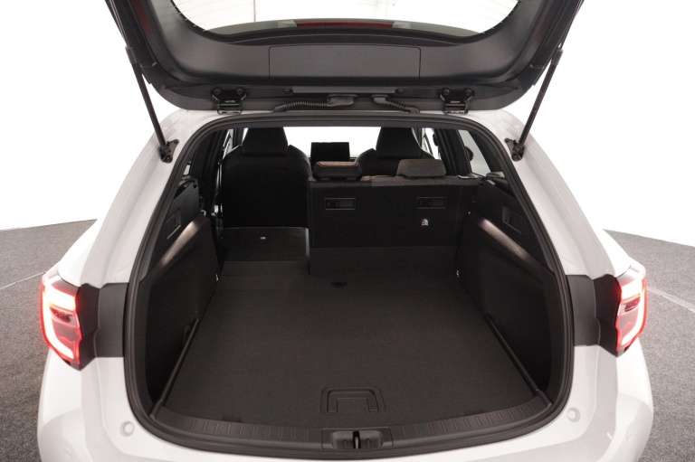 Toyota Corolla - Hybrid 140 Dynamic 28