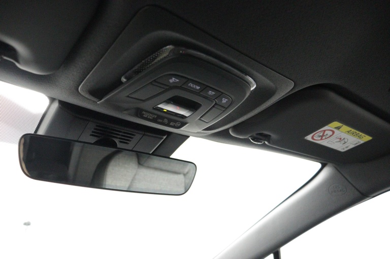 Toyota Corolla - Hybrid 140 Dynamic 33