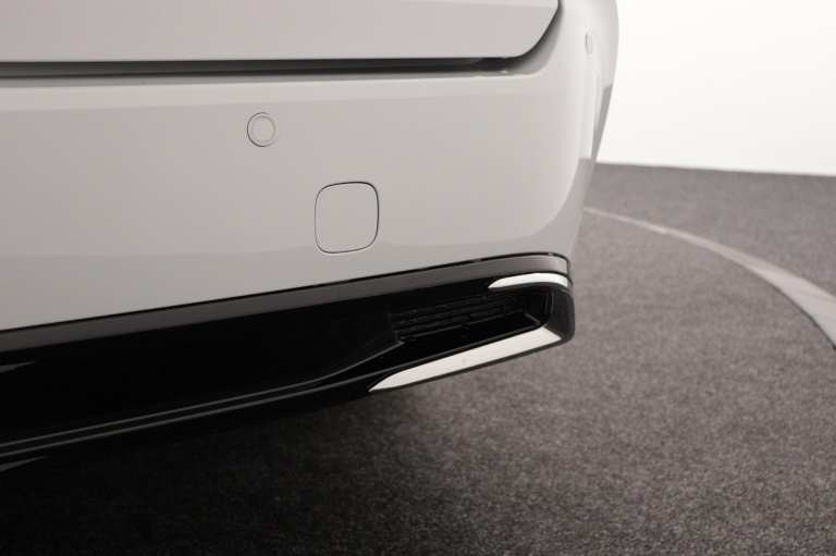 Toyota Corolla - Hybrid 140 Dynamic 37