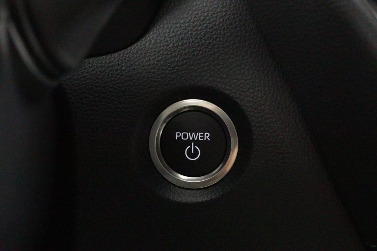 Toyota Corolla - Hybrid 140 Dynamic 38