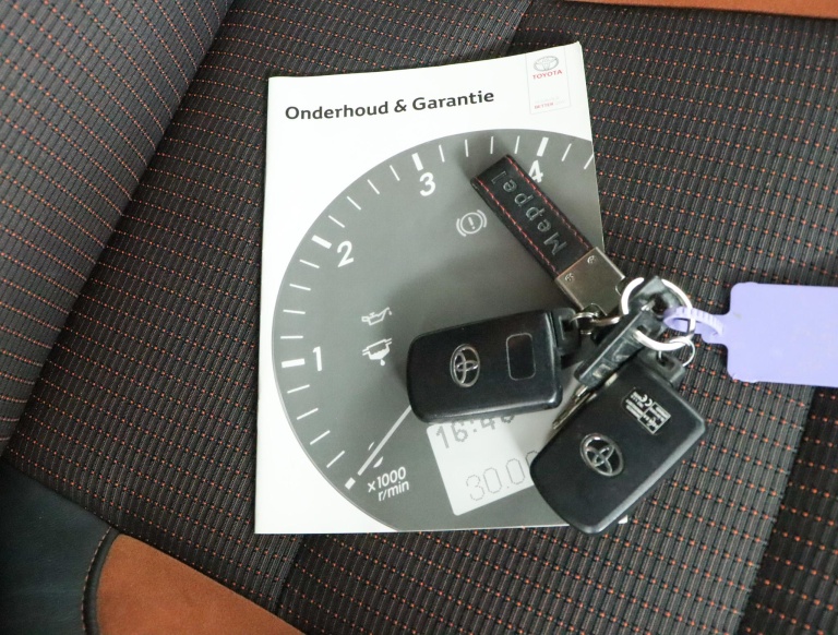 Toyota Auris - 1.8 Hybrid Executive 11