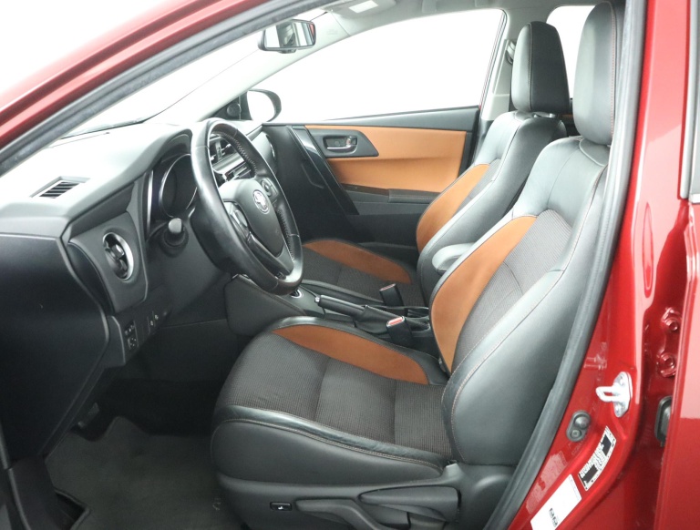 Toyota Auris - 1.8 Hybrid Executive 17