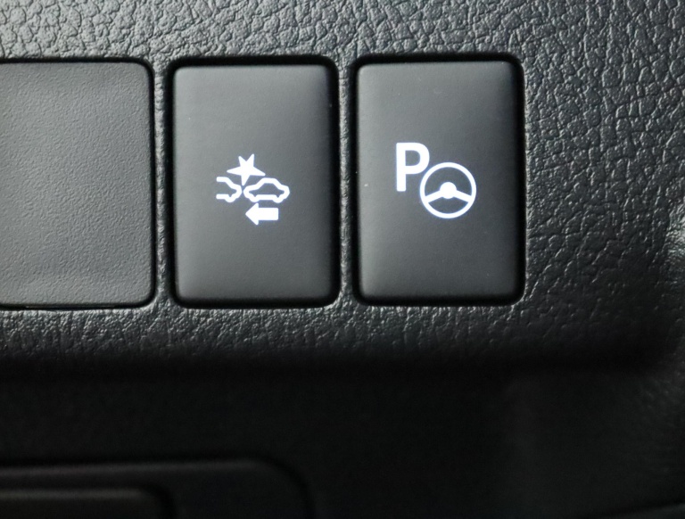 Toyota Auris - 1.8 Hybrid Executive 31